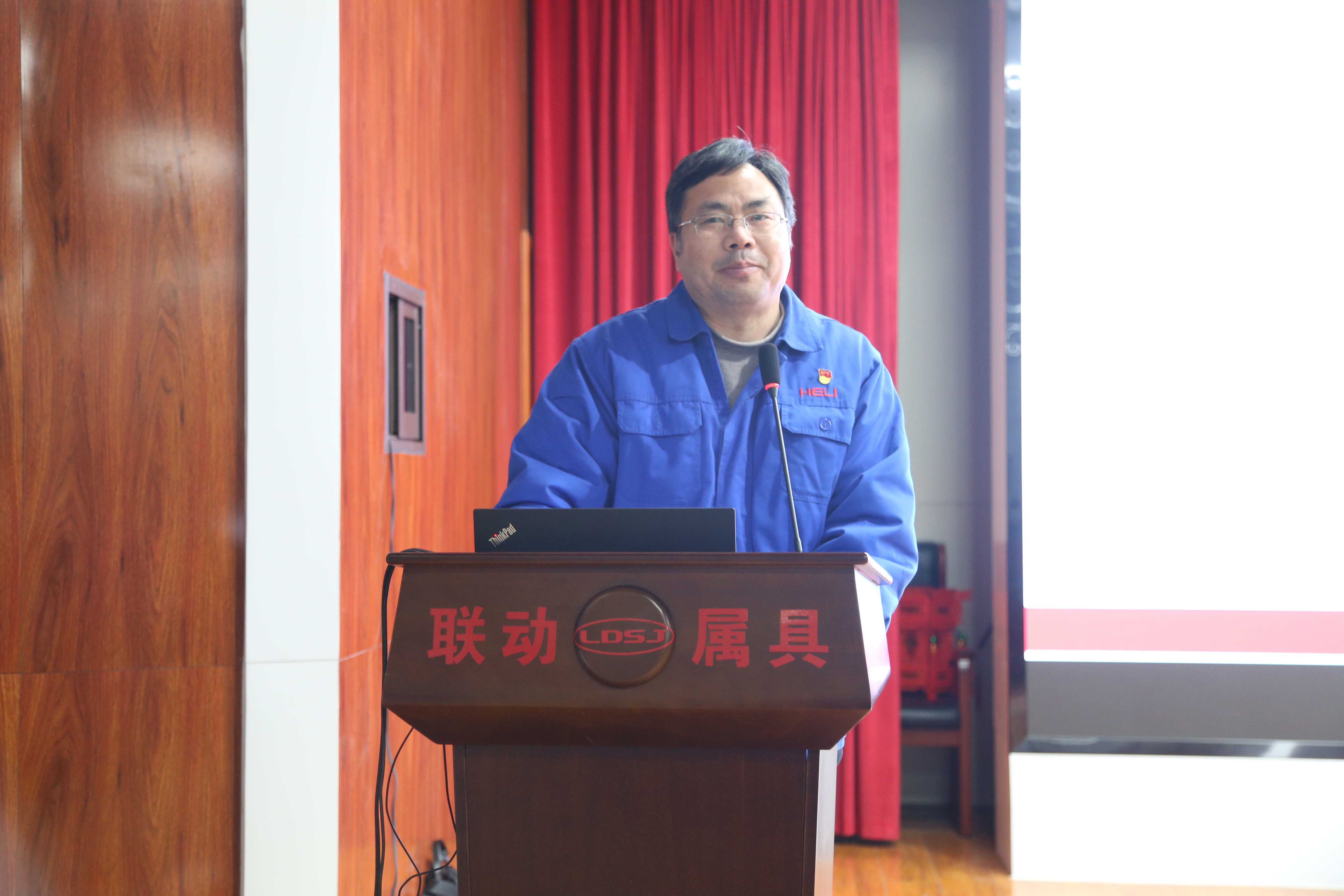 公司黨委委員、副總經理夏萬軍作總結講話.jpg